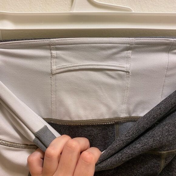 Athleta grey and white colorblock leggings- Xsmall - Picture 5 of 6